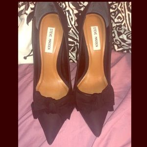 Black nubuck pump. Runs small is SIZE 9 listed 8.5